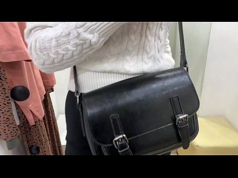 ❤️ Javna masturbacija mlade kujice FeralBerry s dildom u sobi za mjerenje ❤️❌ Seks video na hr.teatroporno.ru ❌️❤